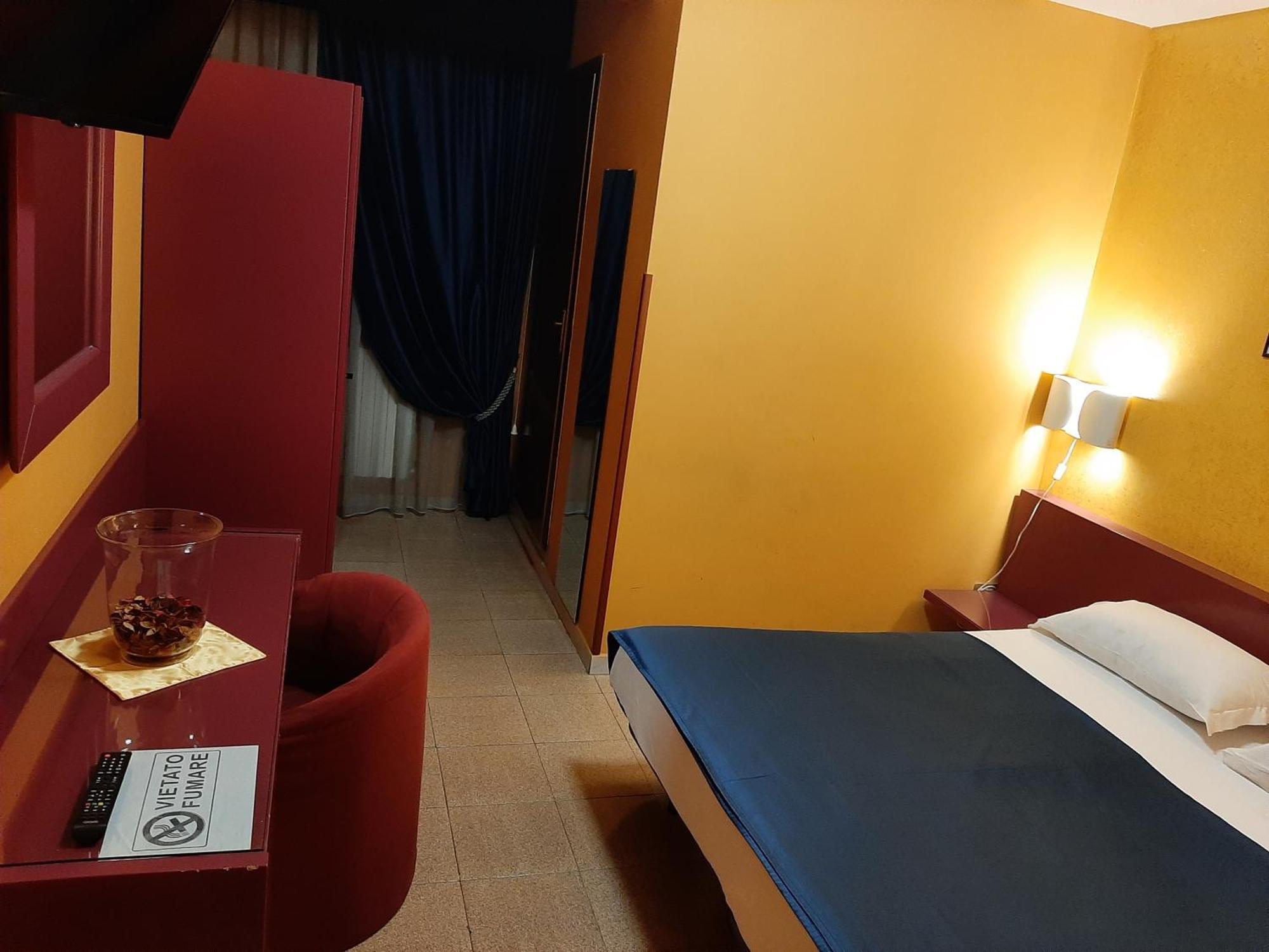 Cristal Hotel Manocalzati Экстерьер фото