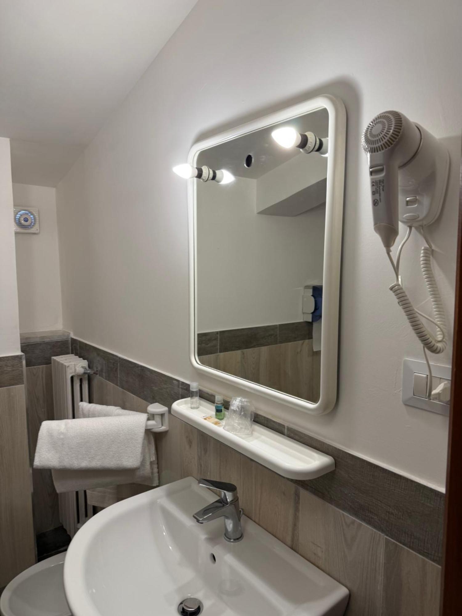 Cristal Hotel Manocalzati Экстерьер фото
