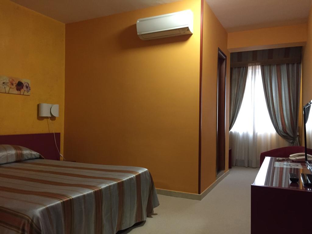 Cristal Hotel Manocalzati Экстерьер фото
