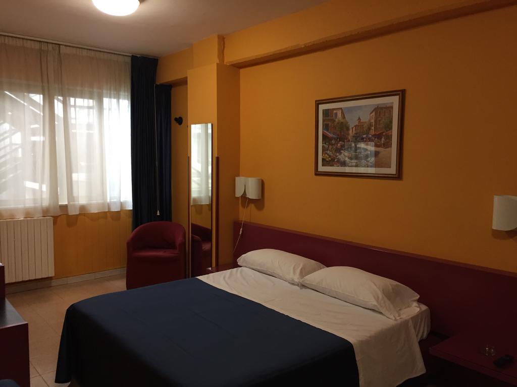 Cristal Hotel Manocalzati Экстерьер фото