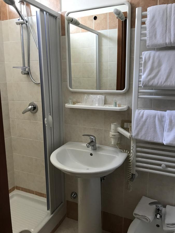 Cristal Hotel Manocalzati Экстерьер фото